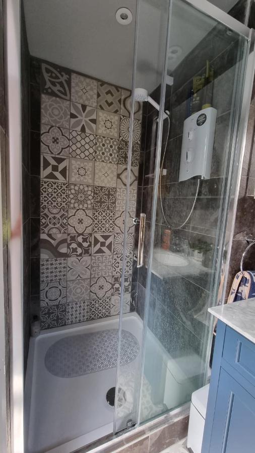 Bed and Breakfast Glebe House, Private Entrance, Free Parking On Drive, Self Check In, Netflix Ашфорд Екстер'єр фото