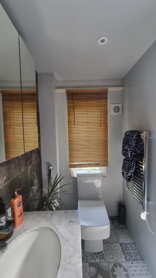 Bed and Breakfast Glebe House, Private Entrance, Free Parking On Drive, Self Check In, Netflix Ашфорд Екстер'єр фото