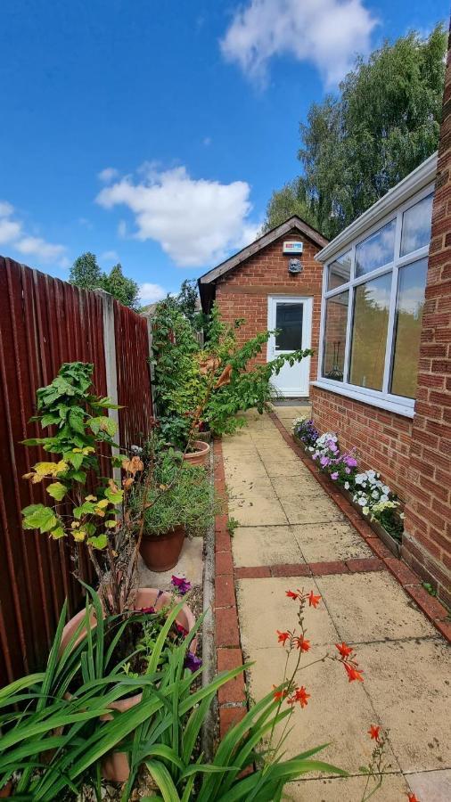 Bed and Breakfast Glebe House, Private Entrance, Free Parking On Drive, Self Check In, Netflix Ашфорд Екстер'єр фото