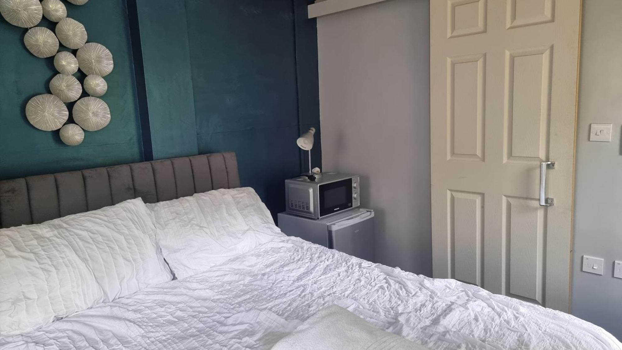 Bed and Breakfast Glebe House, Private Entrance, Free Parking On Drive, Self Check In, Netflix Ашфорд Екстер'єр фото